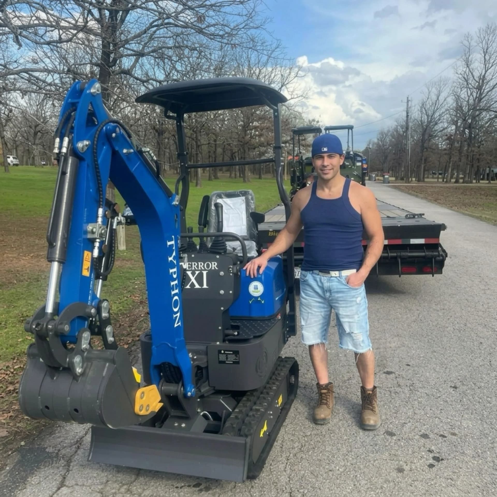 TYPHON TERROR XI Mini Excavator Freight Handover