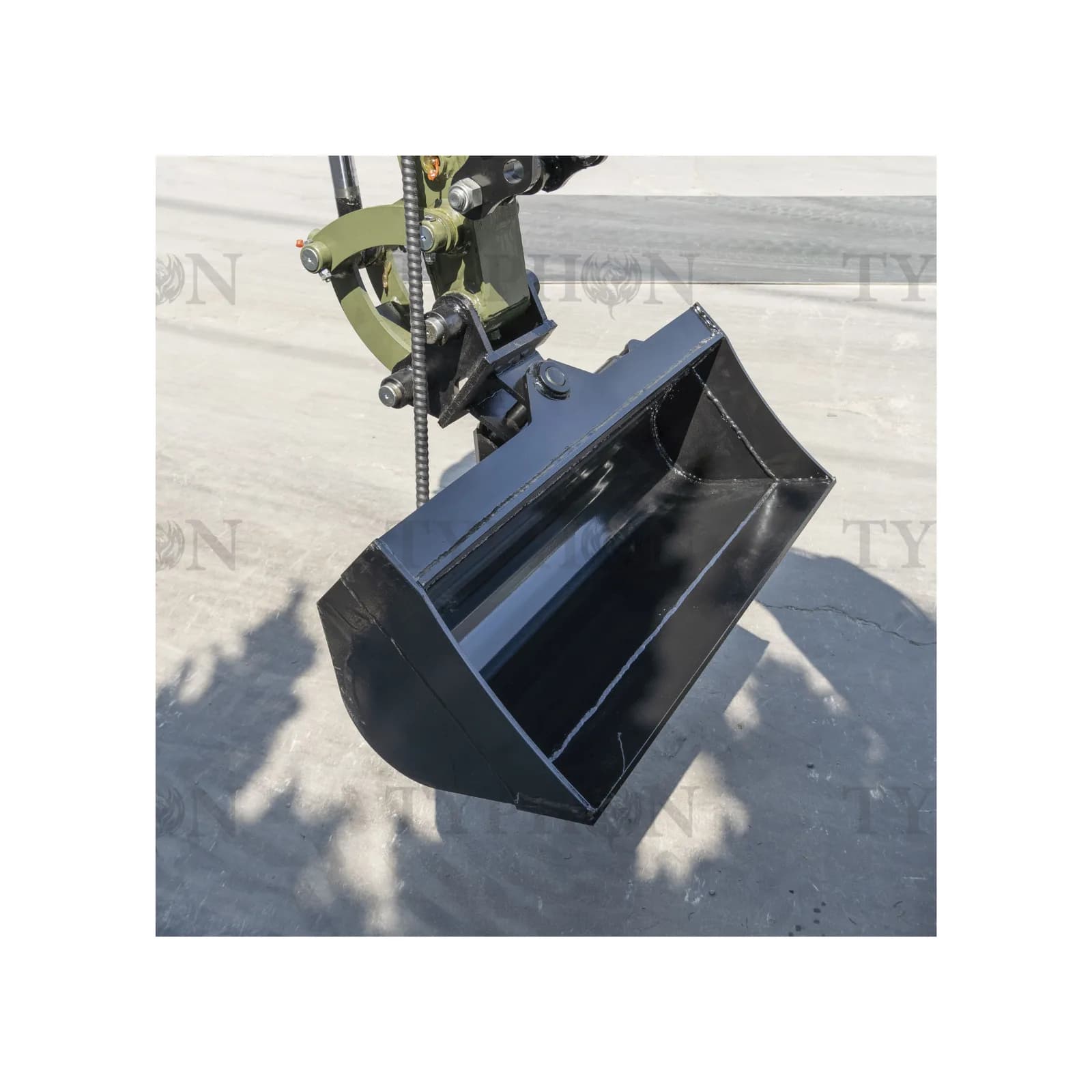 800mm Tilting Bucket Attachment Hydraulic Digging Bucket USA for TERROR XXV and other 2.1-3 Ton Mini Excavators View 4